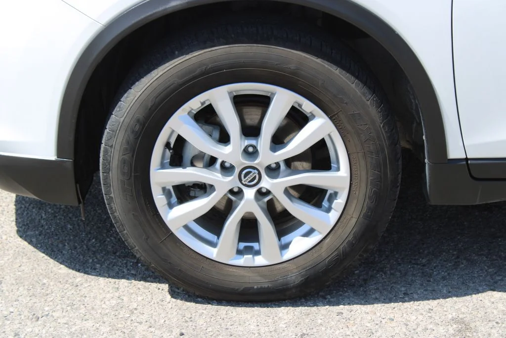 Used 2019 White Nissan SV image 8