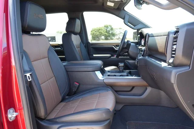 Used 2023 Red Chevrolet High Country image 10