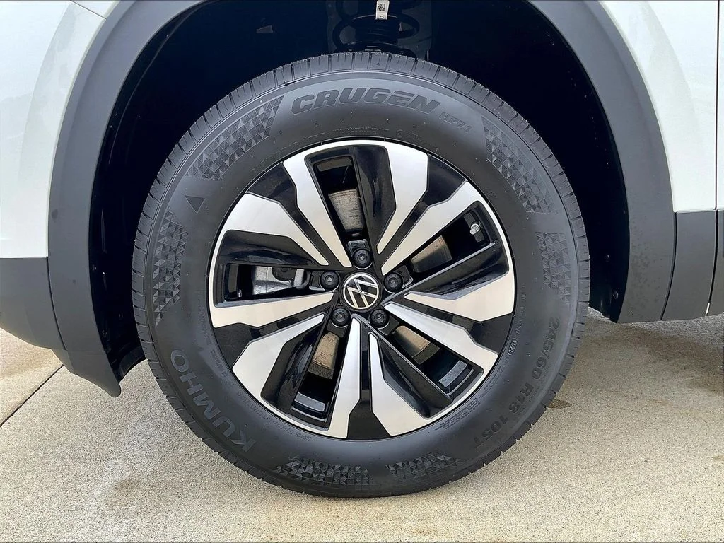 New 2026 White Volkswagen 2.0T SE image 17