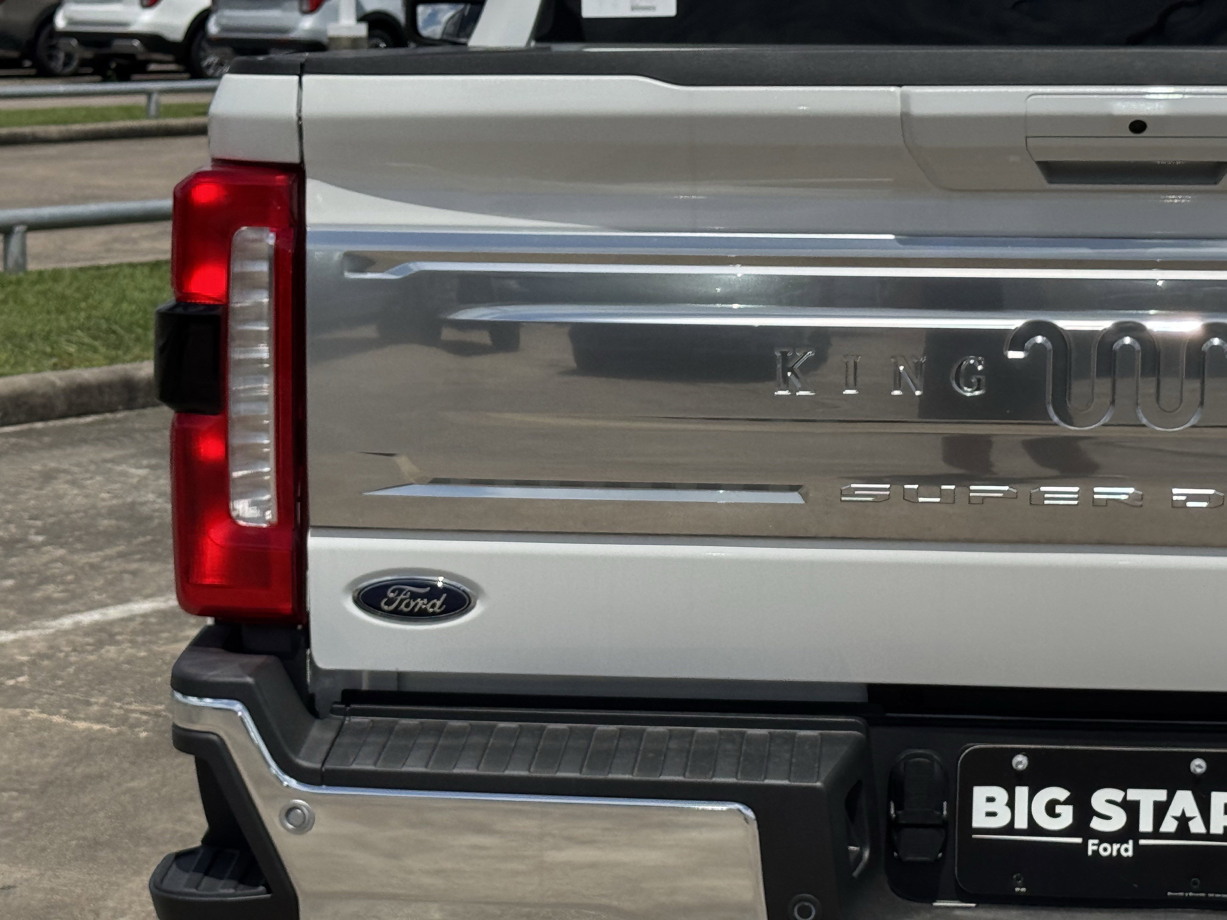New 2026 Star White Metallic Tri-Coat Ford King Ranch image 10