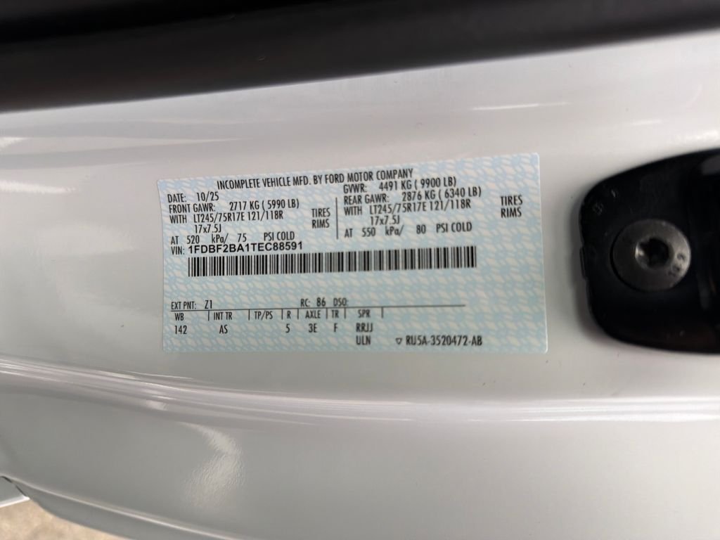 New 2026 Oxford White Ford XL image 27
