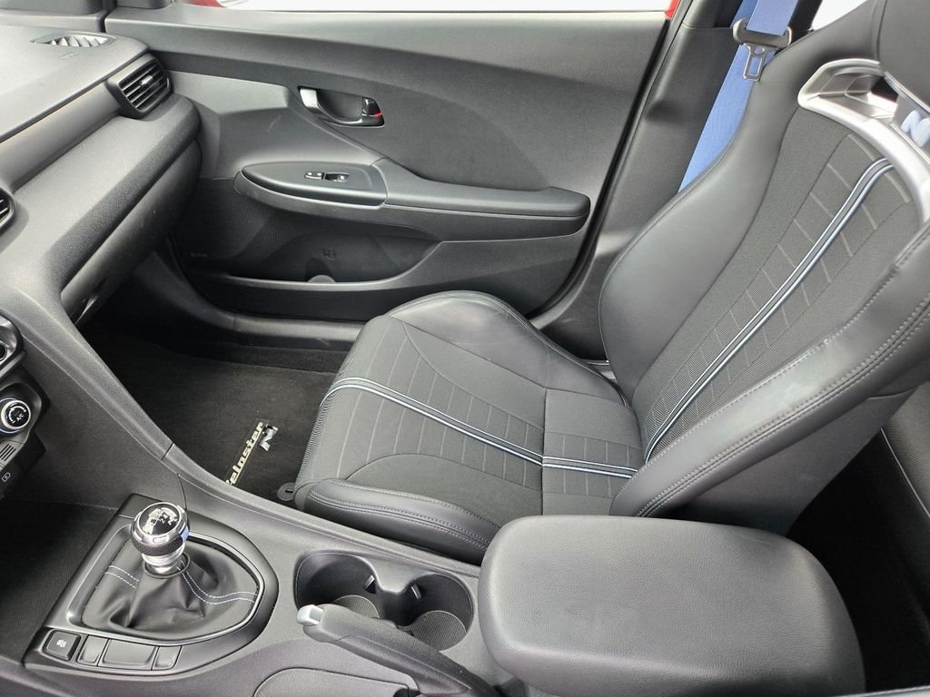 2022 Hyundai Veloster N - Photo 19