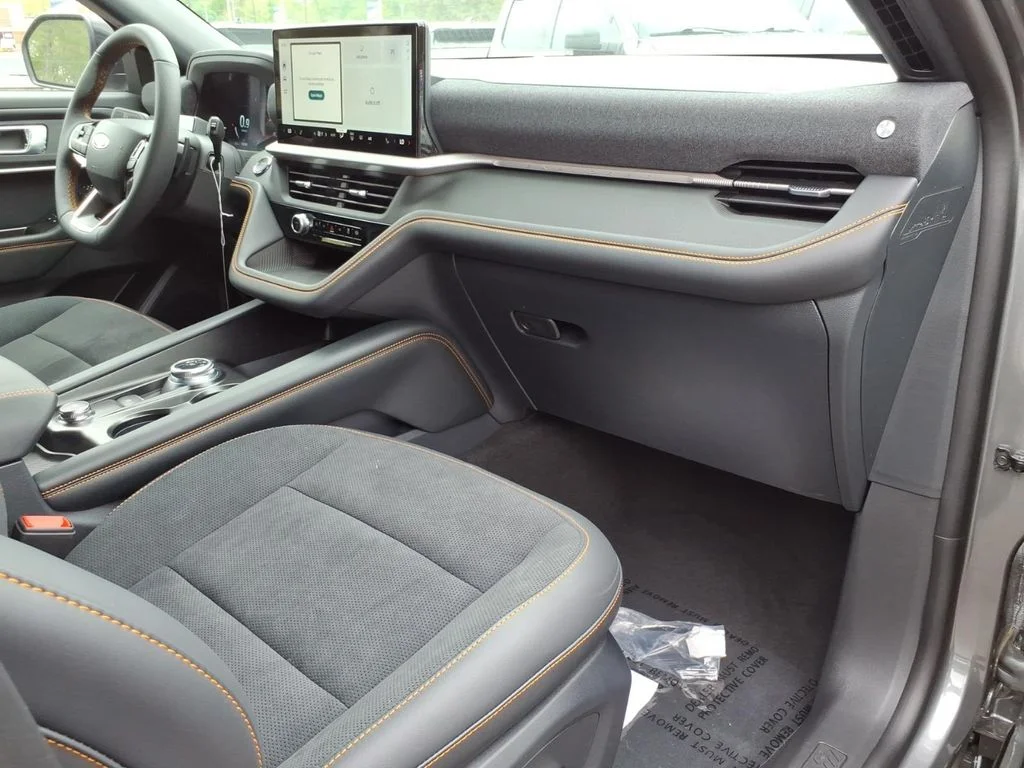 New 2026 Carbonized Gray Metallic Ford Tremor® image 9