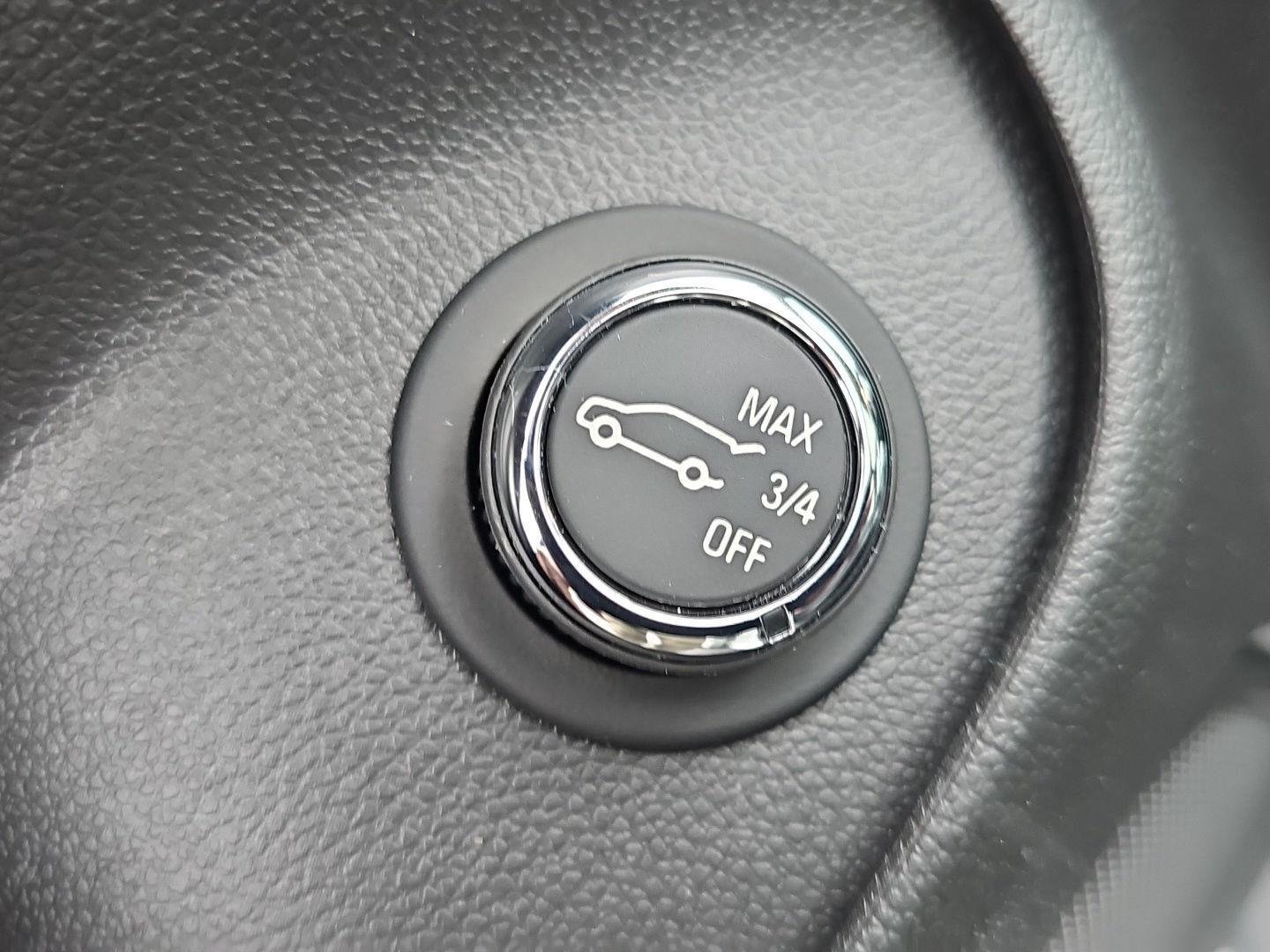 Used 2022 White Frost Tricoat Buick Essence image 23