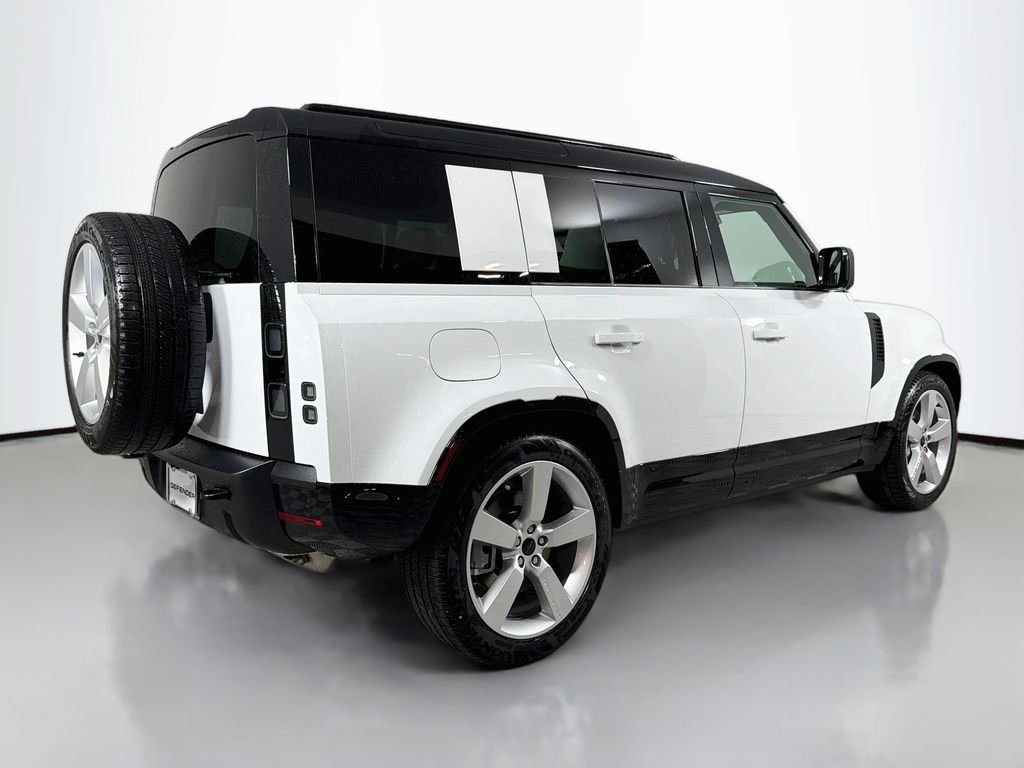 New 2026 Fuji White Land Rover X-Dynamic SE image 5