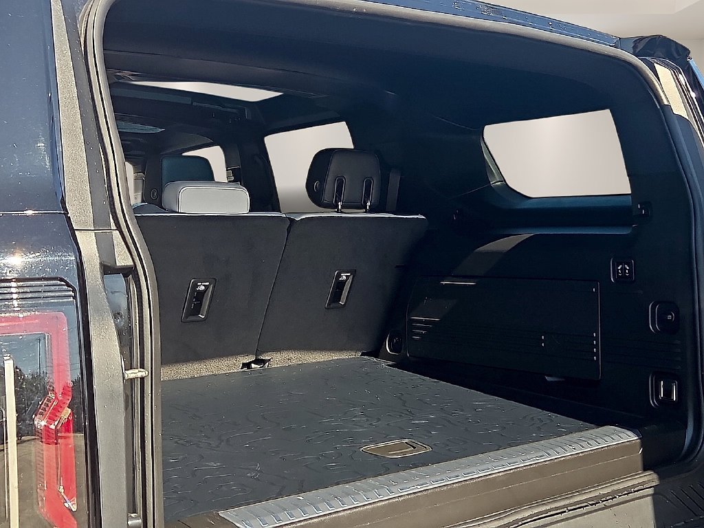 Used 2024 Black GMC 2X image 10