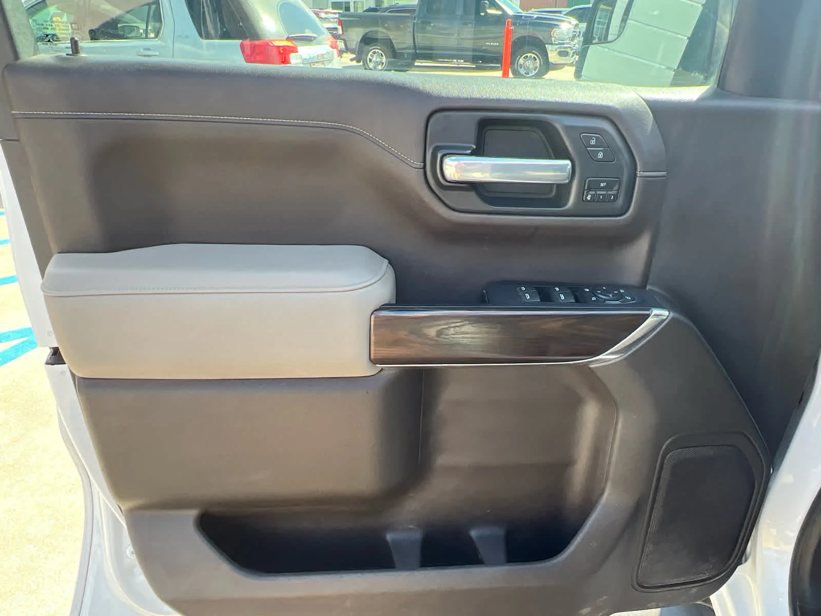 Used 2021 SUMMIT WHITE GMC SLT image 5