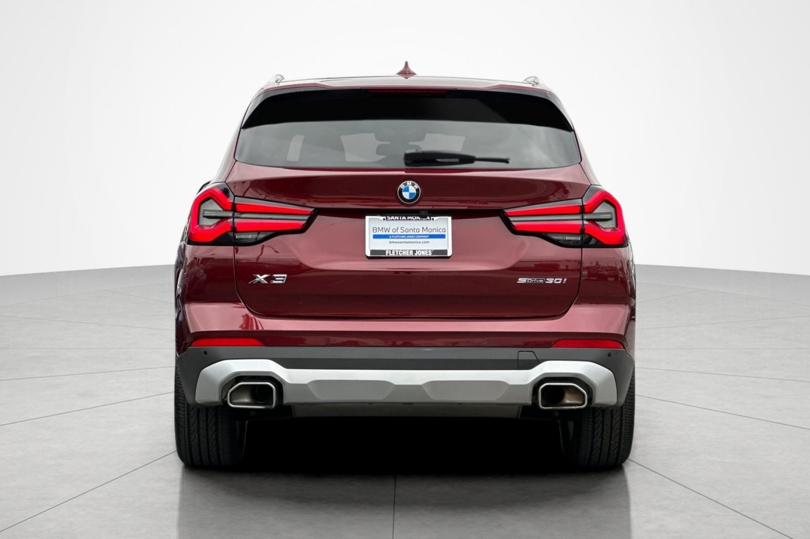 Used 2023 Aventurin Red Metallic BMW sDrive30i image 4