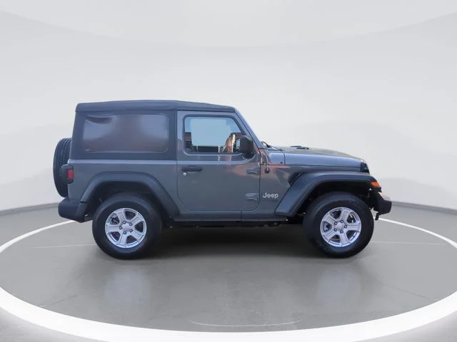 Used 2020 Gray Jeep Sport S image 9