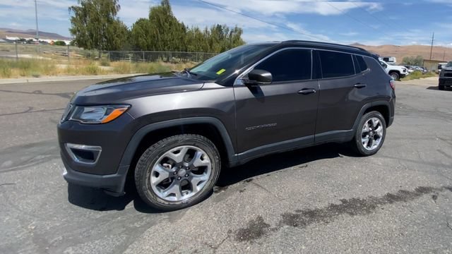Used 2019 Gray Jeep Limited 4x4 image 4