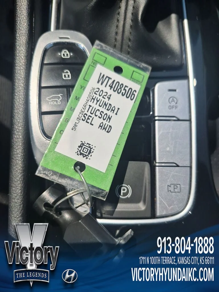 Used 2024 Black Hyundai SEL image 27