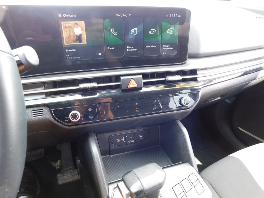 Used 2026 Ebony Black Kia LX image 34