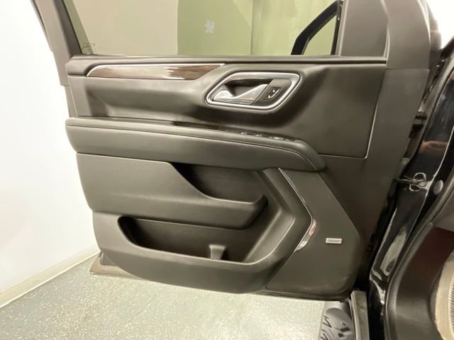 Used 2023 Black Chevrolet Z71 image 9