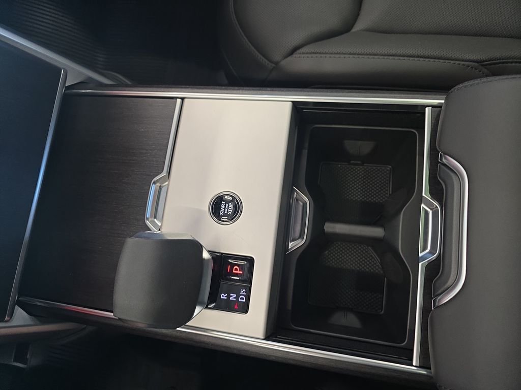 New 2026 Fuji White Land Rover SE image 18