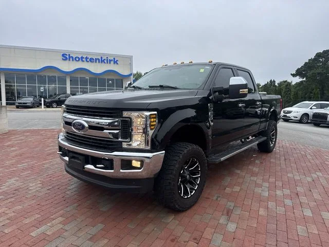 2019 Ford F-250 XLT 4x4 Crew Cab 6-3/4' Box's photo