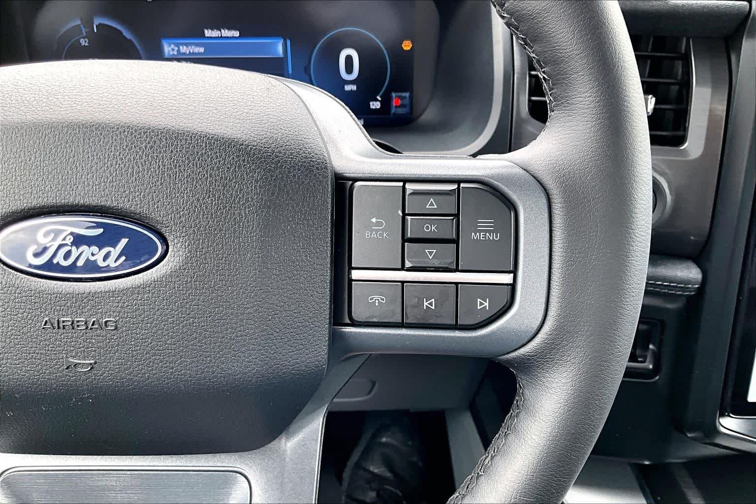 Used 2025 Agate Black Metallic Ford Flash image 27