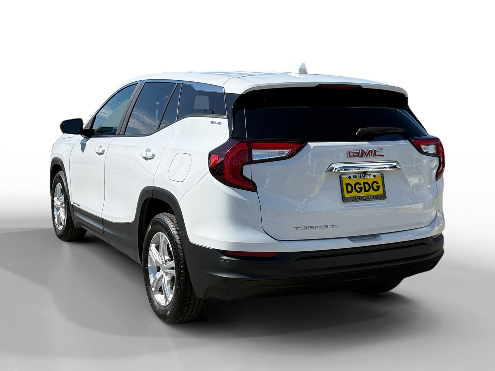 Used 2024 Summit White GMC SLE image 3