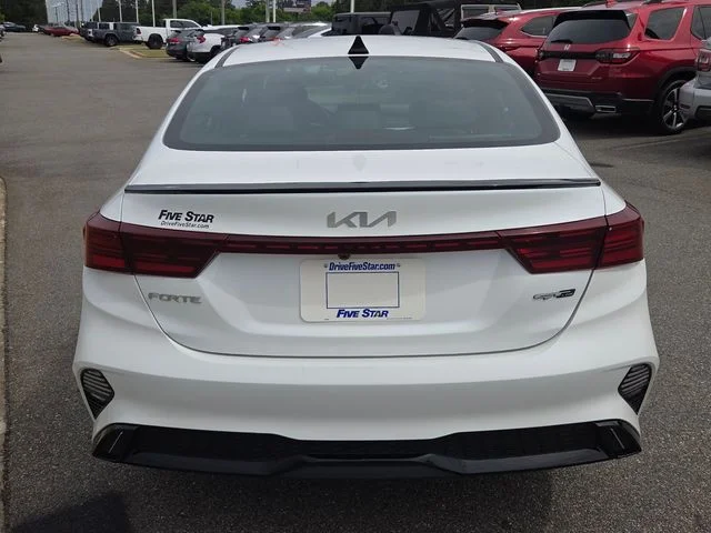 Used 2024 White Kia GT-Line image 11