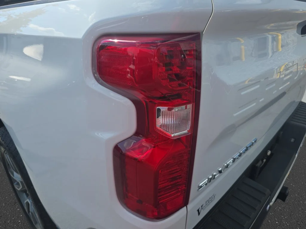New 2026 Summit White Chevrolet LT image 32