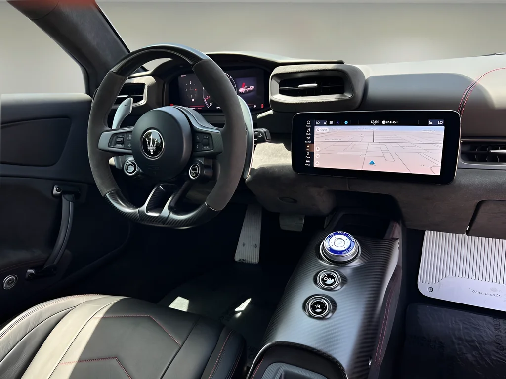 Used 2022 Blue Maserati Base image 8