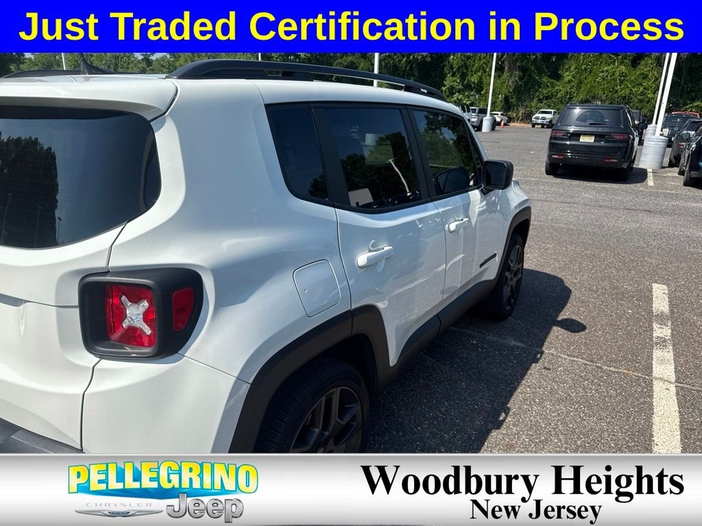Used 2021 White Jeep Latitude image 4