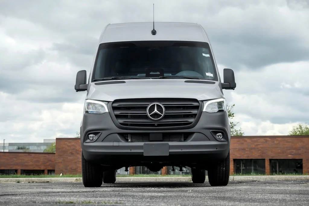 New 2026 high-tech silver metallic Mercedes-Benz Cargo 144 WB image 5