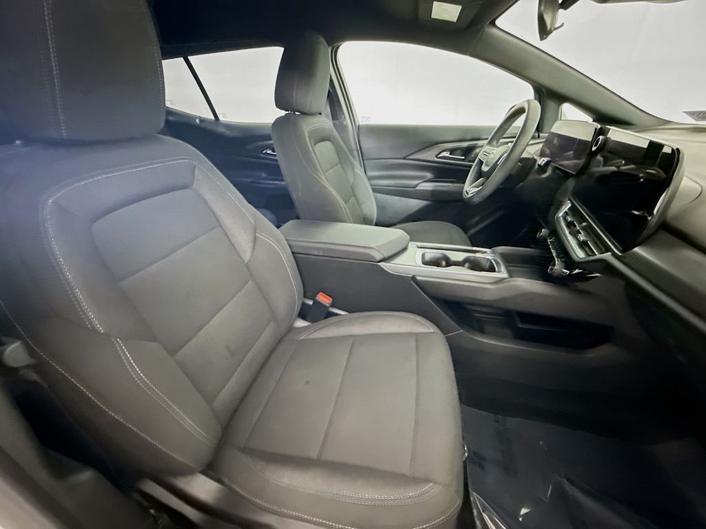 Used 2026 White Chevrolet LT image 27