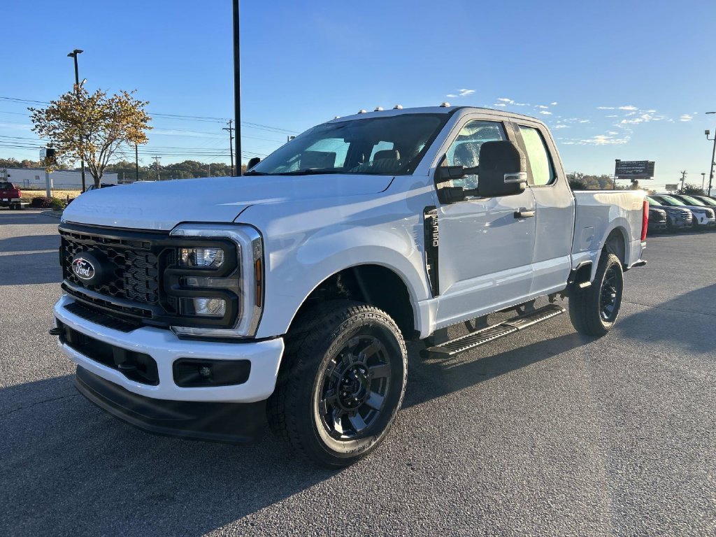 New 2027 Oxford White Ford F-350® XL image 6