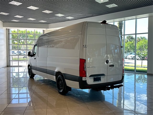 New 2026 Arctic White Mercedes-Benz Cargo 170 WB image 33