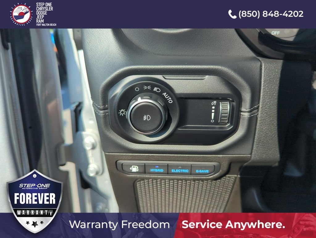Used 2024 Silver Jeep High Altitude 4xe image 17