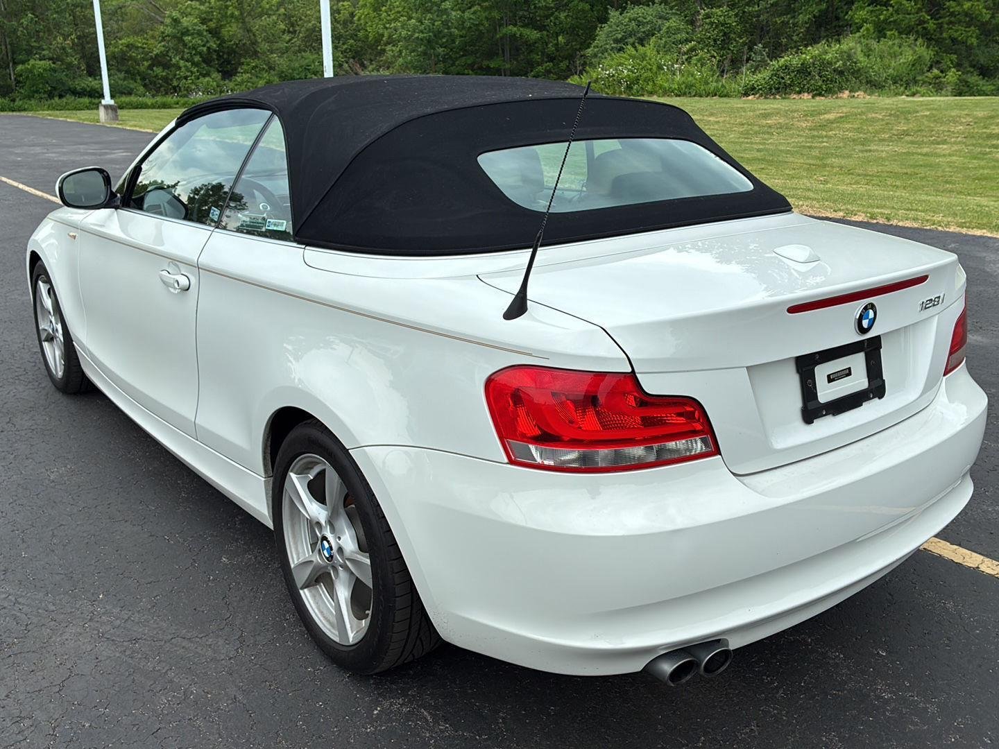 Used 2012 Alpine White BMW 128i image 26