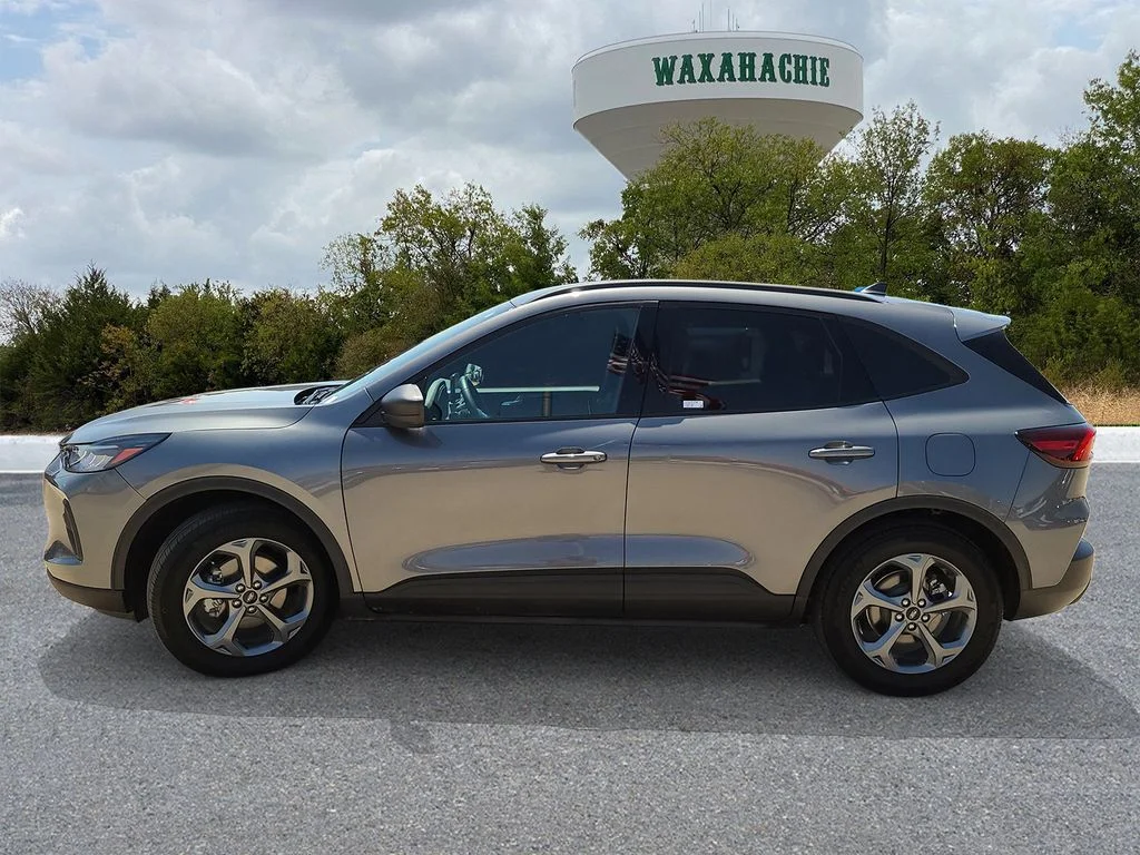 Used 2025 Gray Ford ST-Line image 3