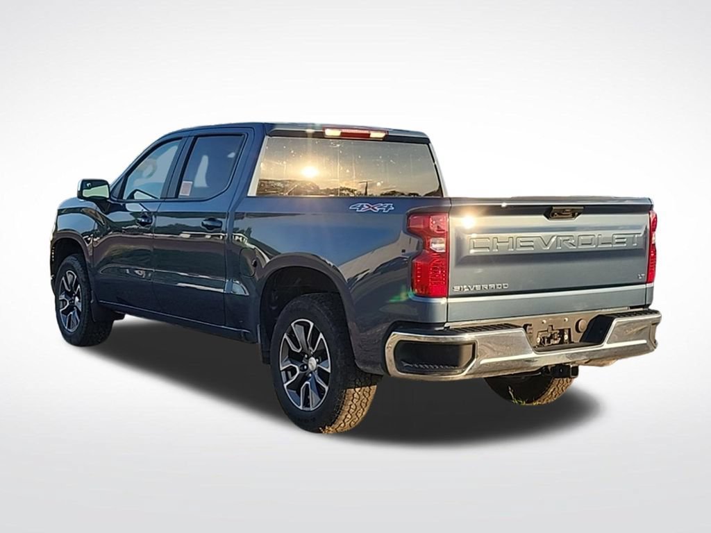 Used 2024 Lakeshore Blue Metallic Chevrolet LT (2FL) image 3