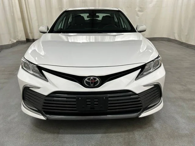 Used 2021 White Toyota LE image 23