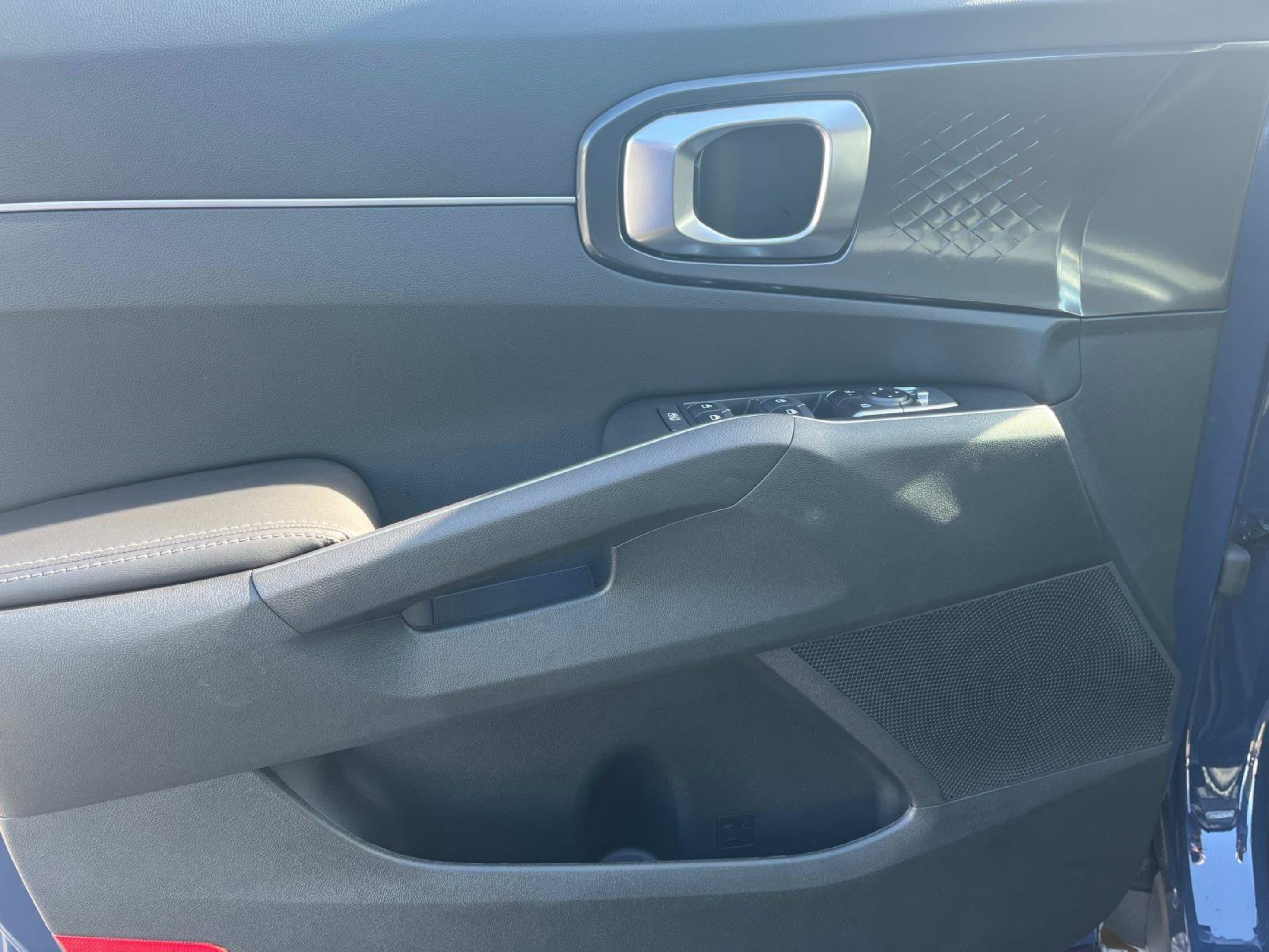 2025 Kia Sorento S - Photo 33