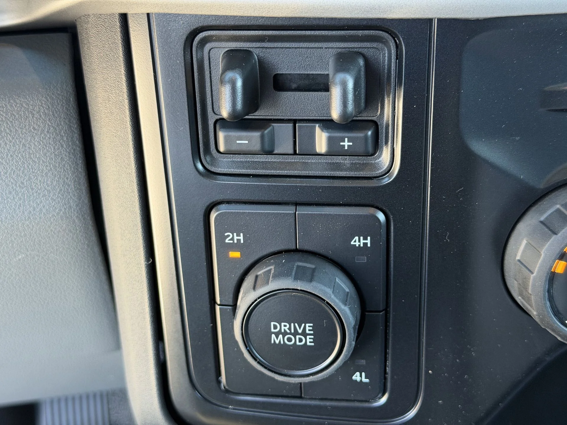 New 2026 Oxford White Ford F-450® XL image 7