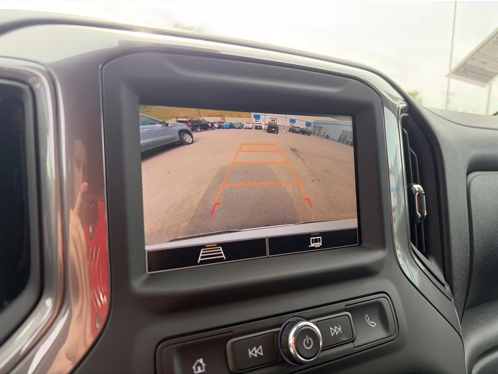 Used 2024 White Chevrolet Custom image 31