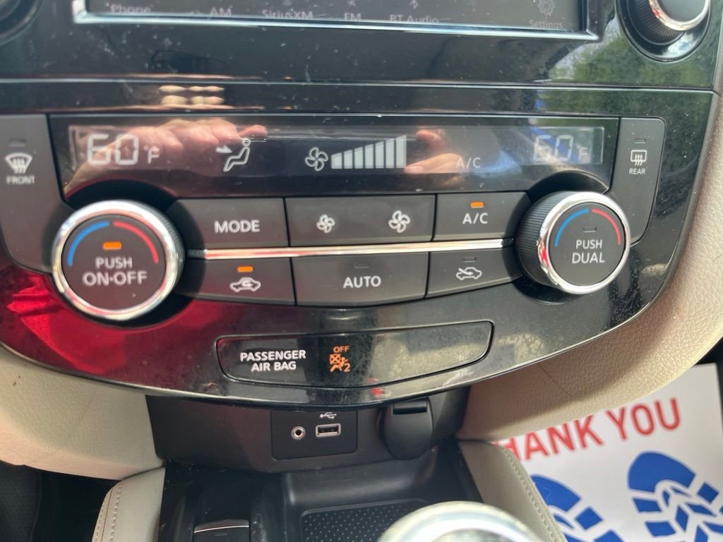 Used 2019 Blue Nissan SL image 21