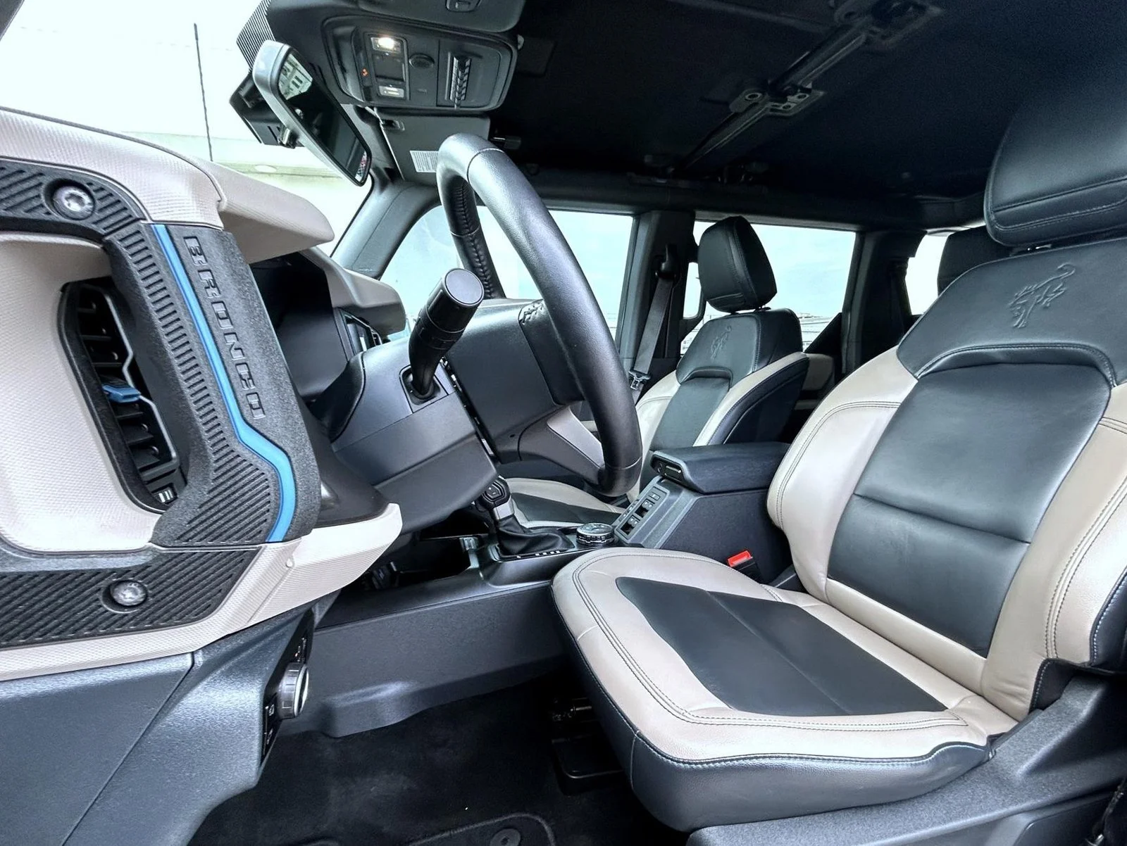 Used 2023 Gray Ford Wildtrak image 10
