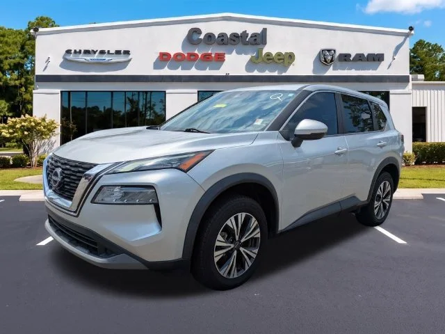 Used 2023 Gray Nissan SV image 8