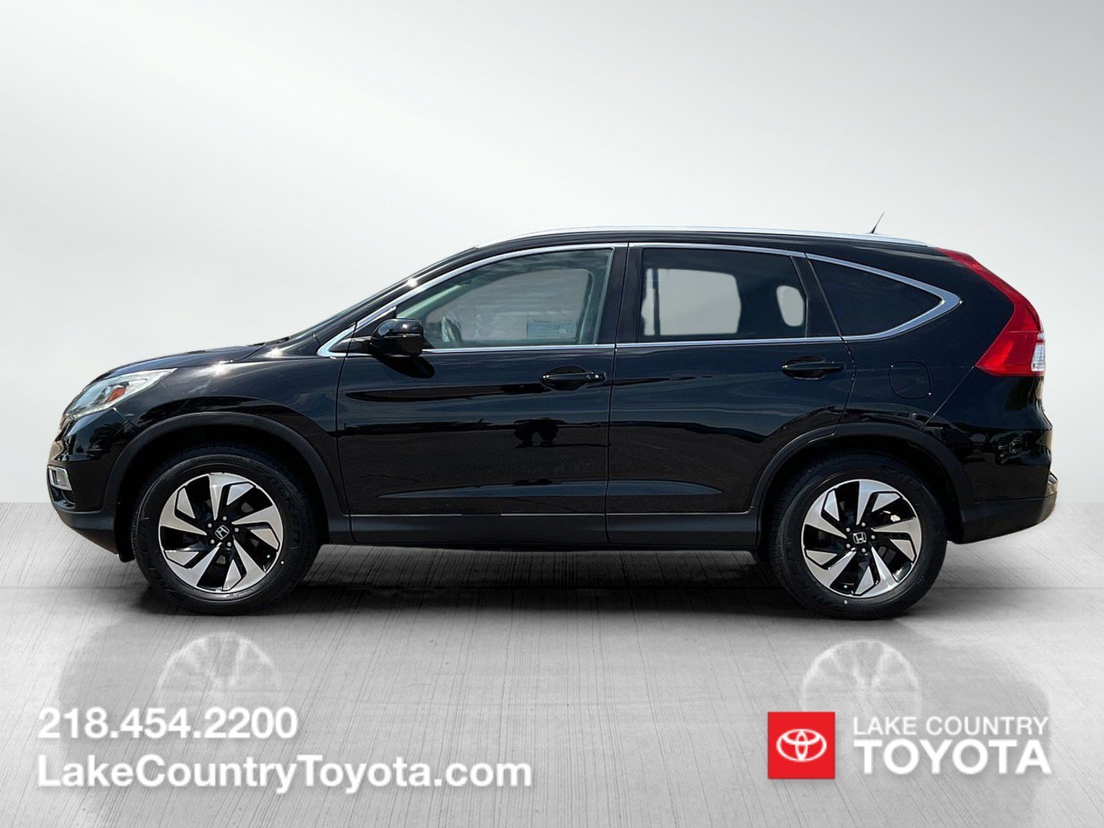 Used 2016 Black Honda Touring image 2
