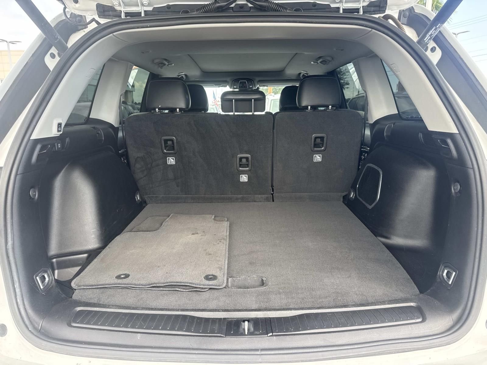 Used 2022 White Jeep Limited image 9