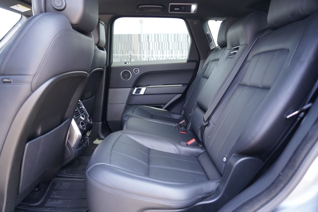 Used 2021 Black Land Rover HSE Silver Edition image 29