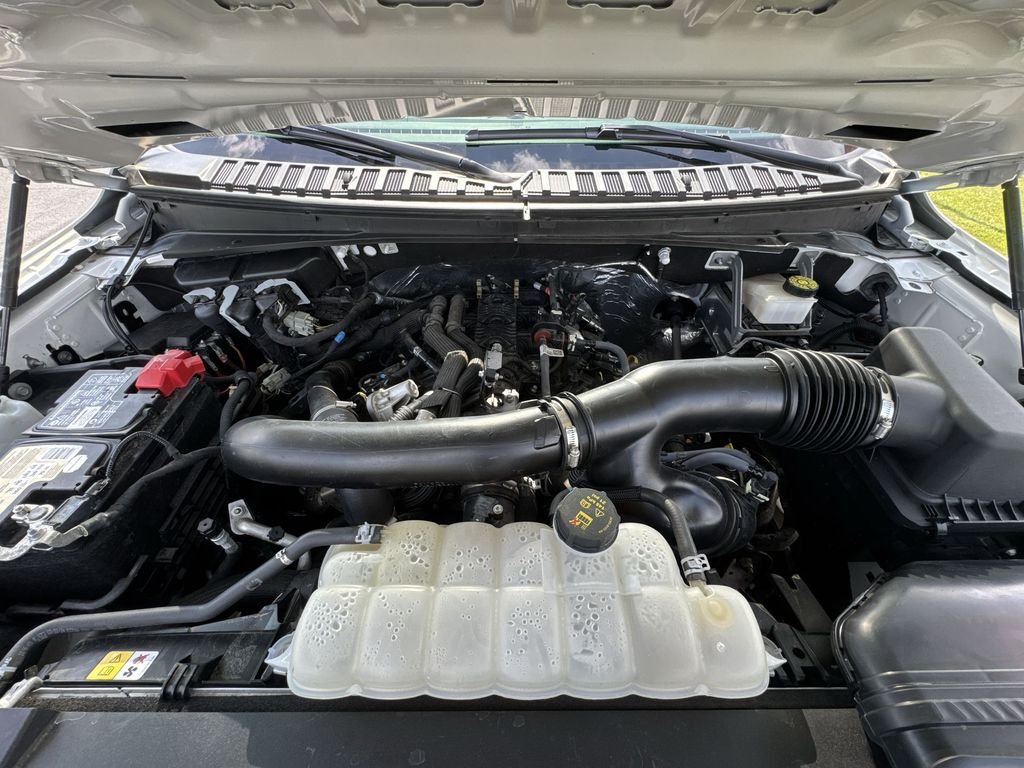 Used 2024 White Ford Limited image 27