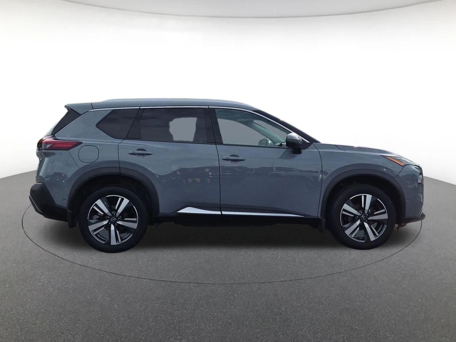 Used 2022 Boulder Gray Pearl Nissan SL image 4