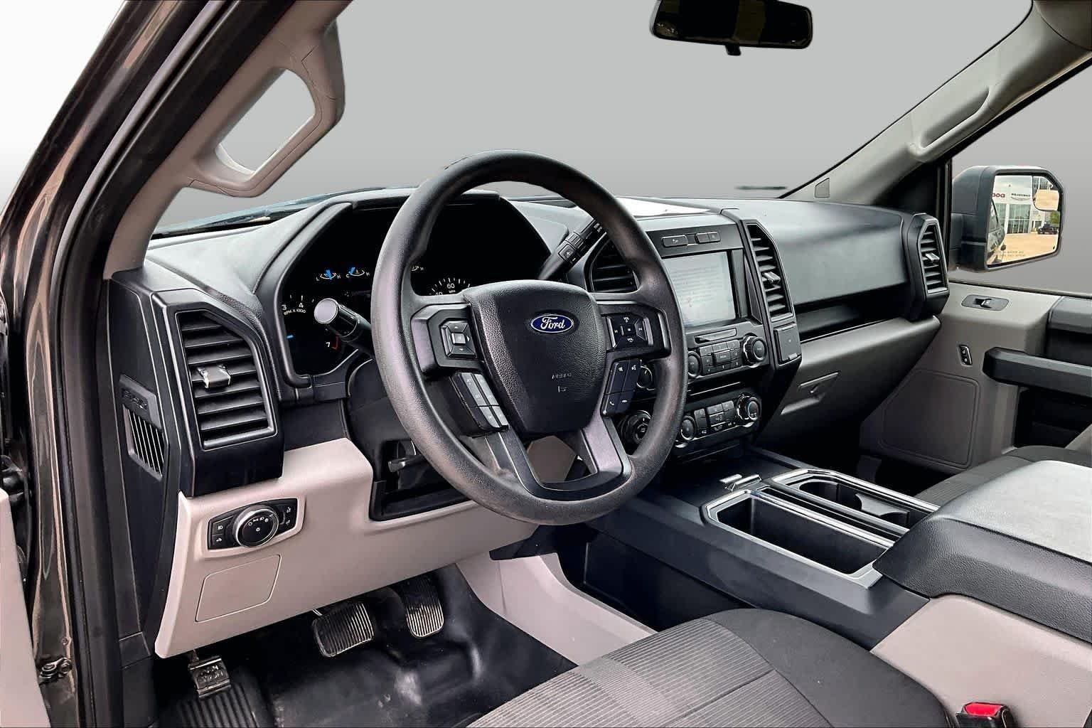 Used 2017 Magnetic Metallic Ford XL image 10
