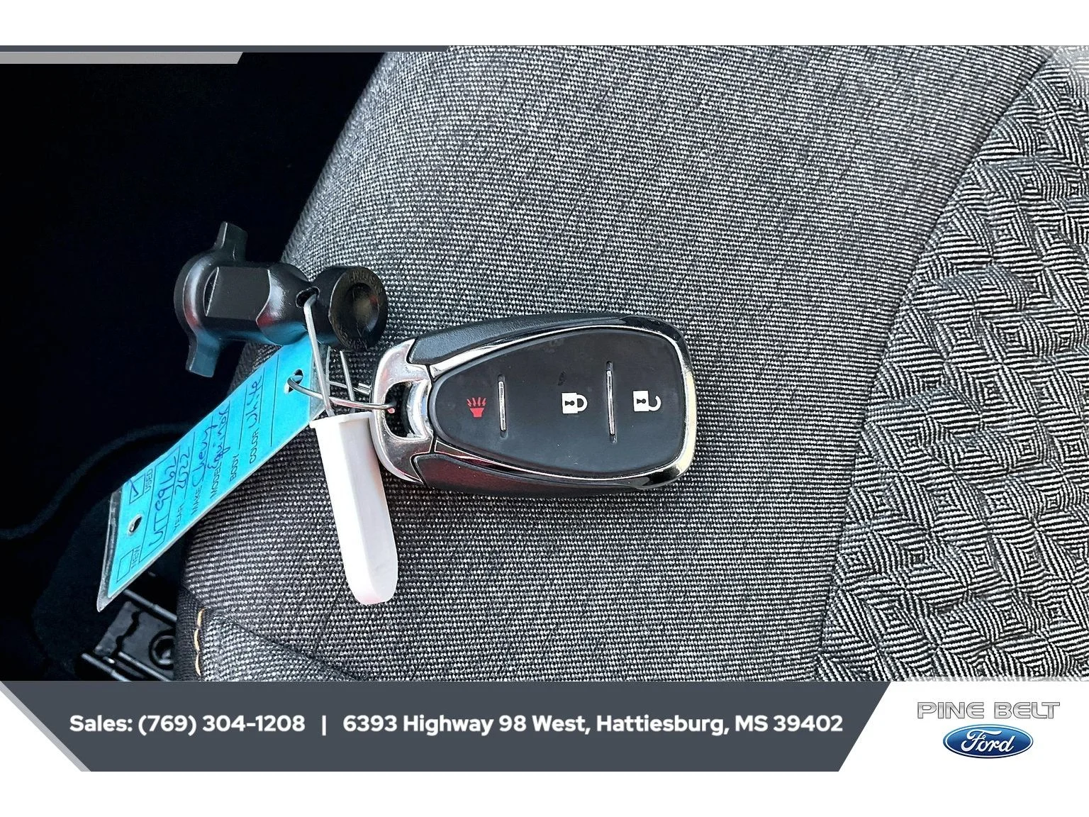 Used 2022 Summit White Chevrolet LT image 9
