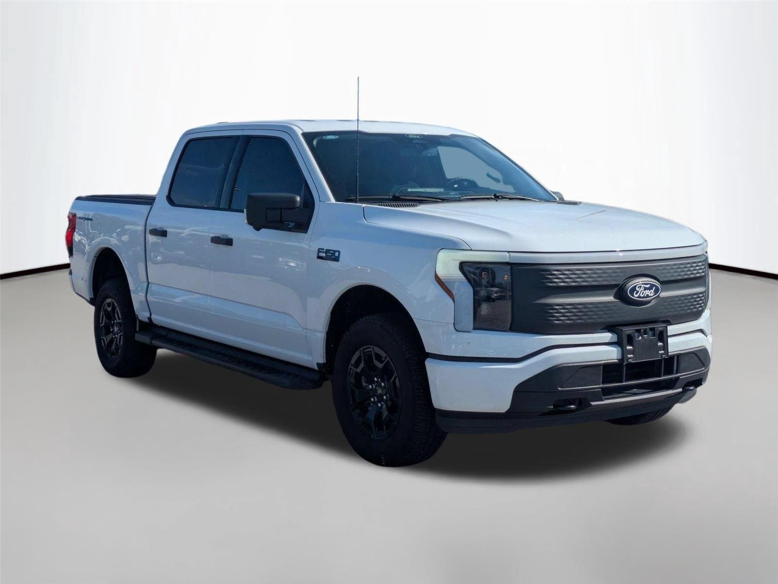 Used 2025 Oxford White Ford XLT image 3