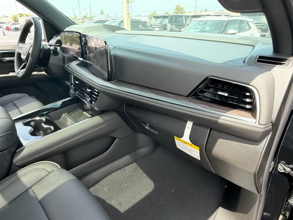 2026 Chevrolet Tahoe Premier - Photo 10