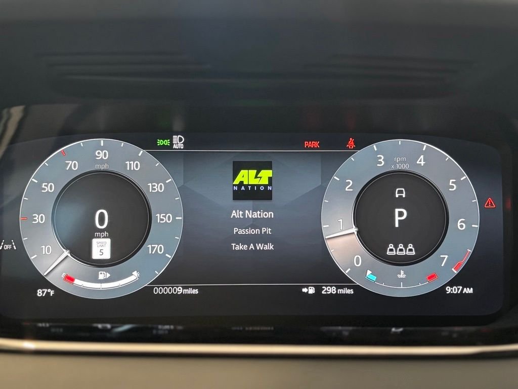 New 2026 Arroios Grey Land Rover S image 7